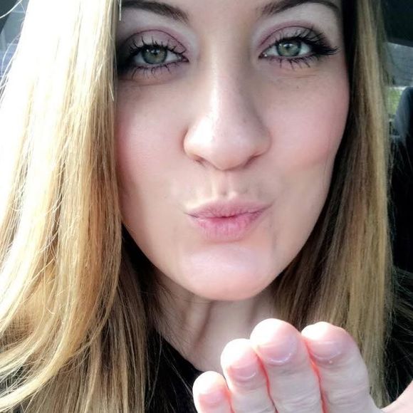 Meet your Posher, Sarah - Picture 1 of 1